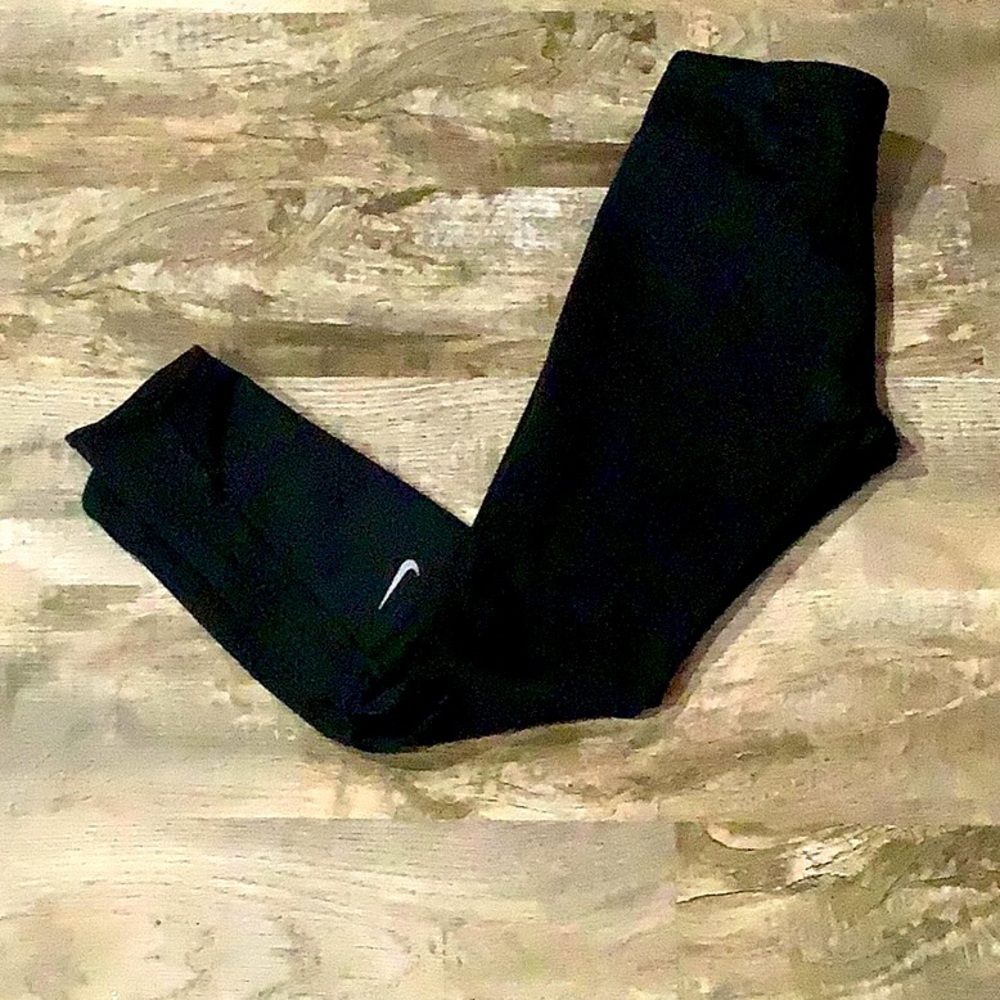 Nike Epic Lux leggings (tight fit)